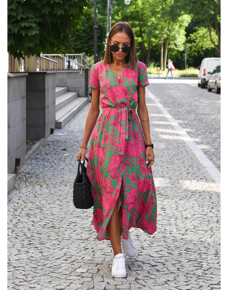 Julia - Elegant V-Neck Dress with a Flattering Fit