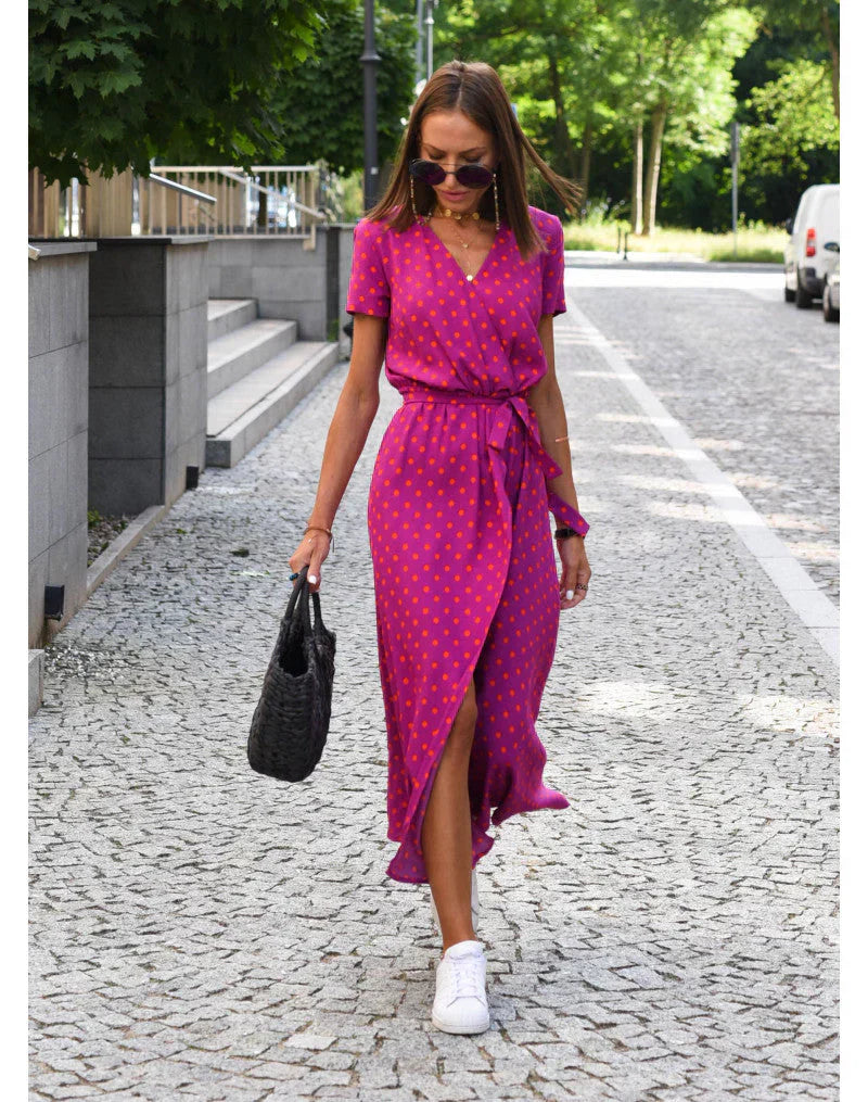 Julia - Elegant V-Neck Dress with a Flattering Fit