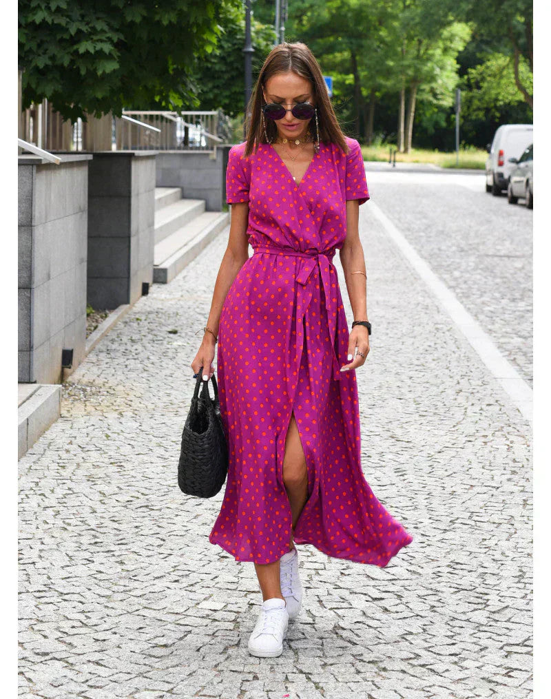 Julia - Elegant V-Neck Dress with a Flattering Fit