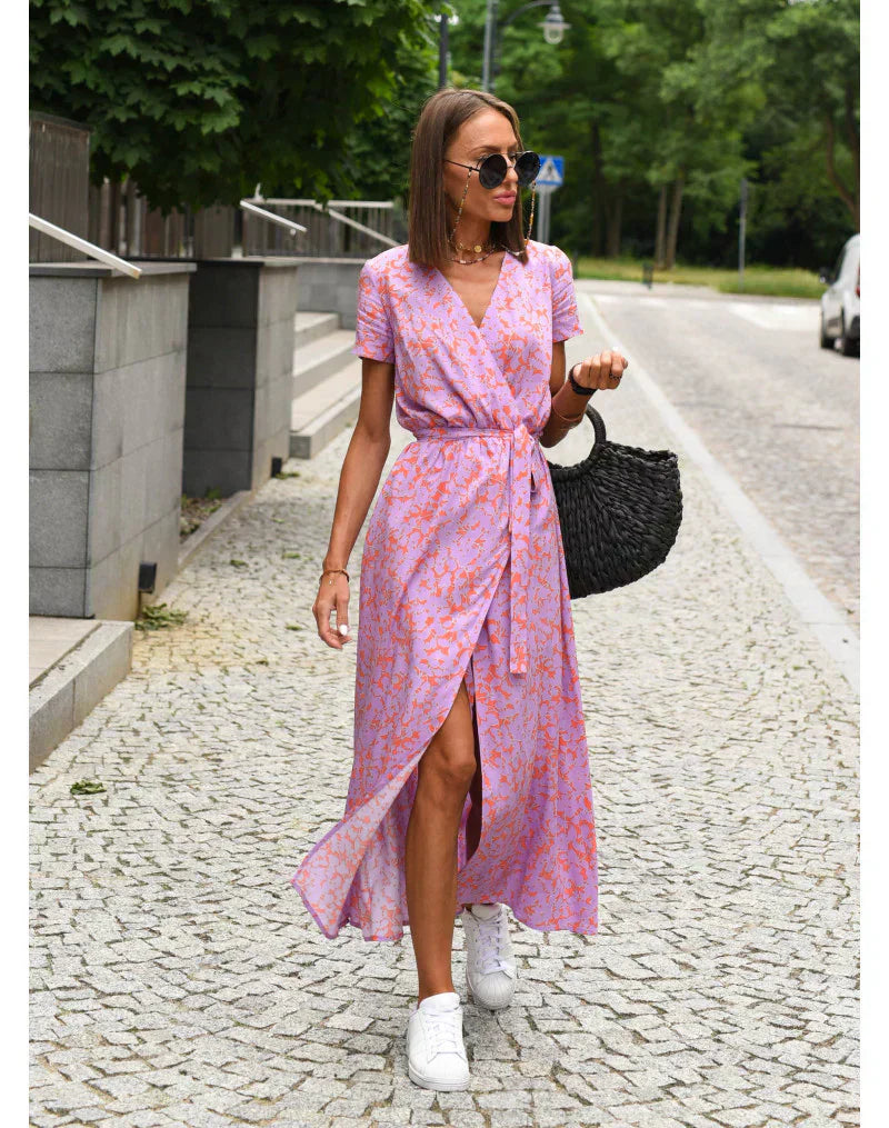 Julia - Elegant V-Neck Dress with a Flattering Fit