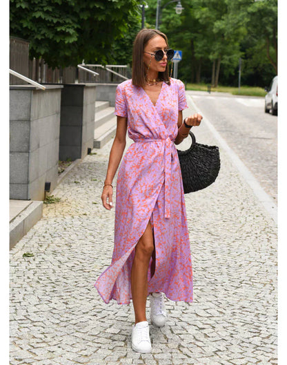 Julia - Elegant V-Neck Dress with a Flattering Fit